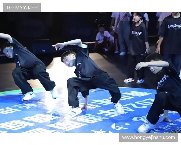 全国街舞大赛点评：广州飞盘队默契配合展现团队精神与舞台魅力